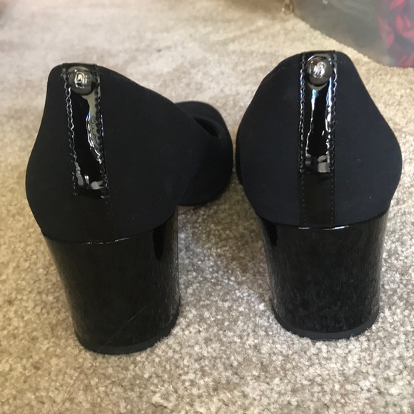 Donald Pliner Black Crepe Elastic Heels - Picture 4 of 8